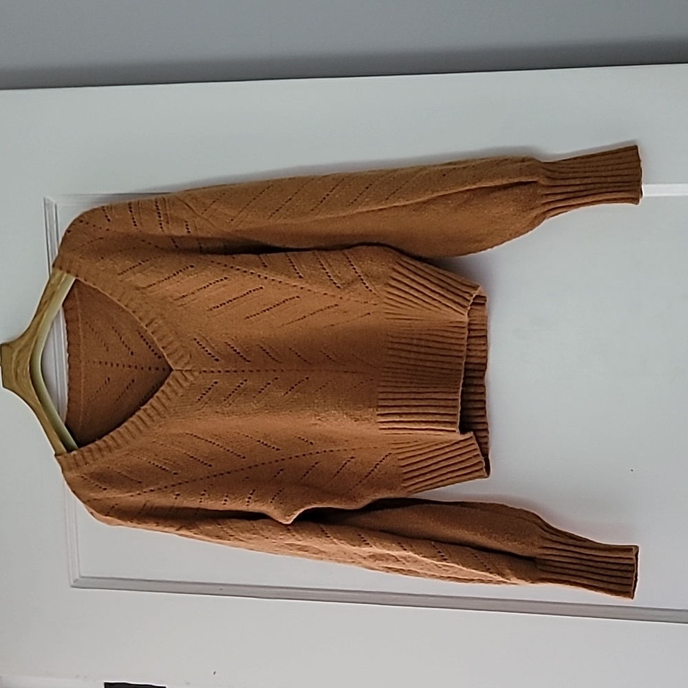 STAUD Women's V-Neck Sweater in Tan